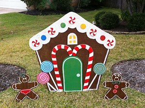Outdoor Gingerbread House Christmas Decorations | The Cake Boutique