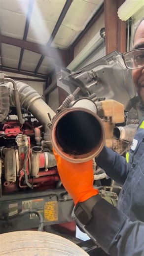 Certified Mechanic Services on Instagram: "CUMMINS TURBO LEAKING OIL!! 832-946-5392 #cummins #trucklife #peterbilt #fyp #trucklife"