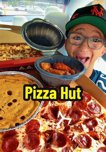 First time Trying @Pizza Hut #pizzahut #mukbang #asmreating #fastfood | Pizza Hut
