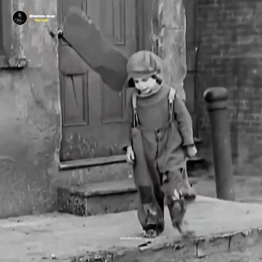 49K views · 1.5K reactions | - This Scene !藍 © Charlie Chaplin | 헚헮헻헴 헟헲헮헱헲헿 | Facebook