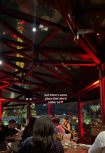 Dinner at les ombres to watch the Eiffel sparkle 🥹🥹 #eiffeltower #lesombres #parisfrance #paristravel #boyfriend