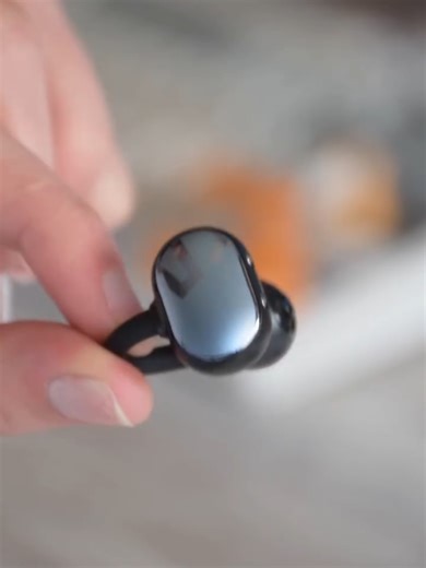 Unboxing the SOUNDPEATS Clip 1 Wireless Earbuds