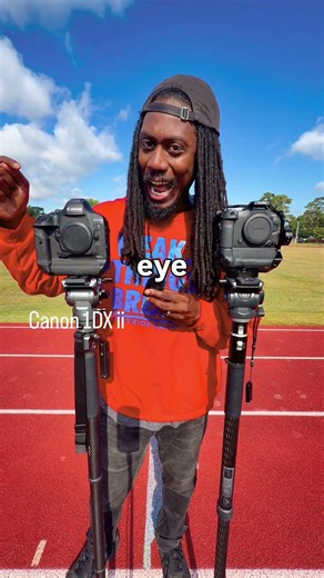 Pro DSLR versus Pro Mirrorless. Photos at the end #sportsphotographer #photography #canon