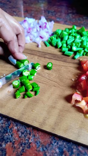 The perfect chilli chop every time #spicyfood #cooking #technique