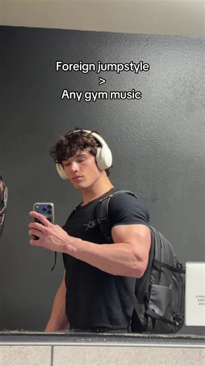 derb (@derbforprez)’s video of jumpstyle