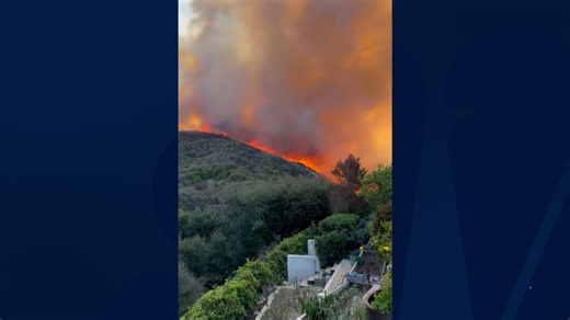 L.A. residents capture start of Palisades Fire