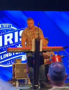 1.3K views · 161 reactions | When you dig deep to your roots and pull up Floyd Cramer's "Last date" and they know it. 酪鸞 #piano #instrumental #lastdate #floydcramer | Chris Darlington Music | Facebook