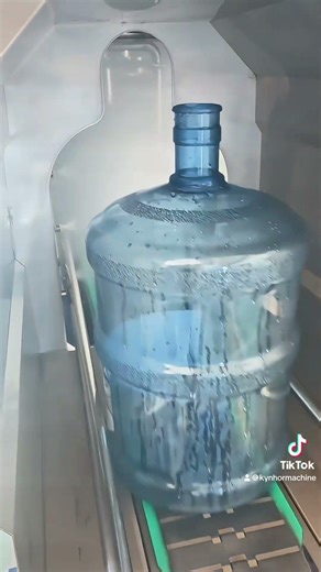 Full auto 5 gallon bottle labeling machine and packaging machine #labelingmachine #packagingmachine