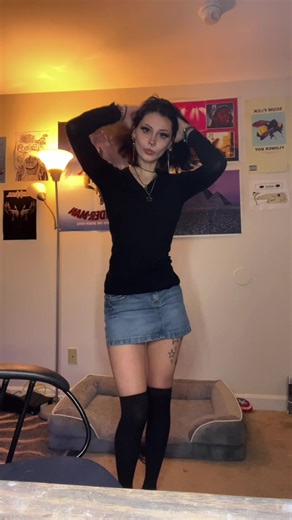 mo (@princessfart1)’s videos with original sound - alex 🍒