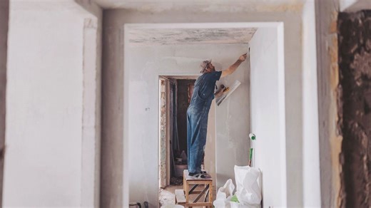 What is roll-on plaster? When to use this quick smooth finish and when to avoid it