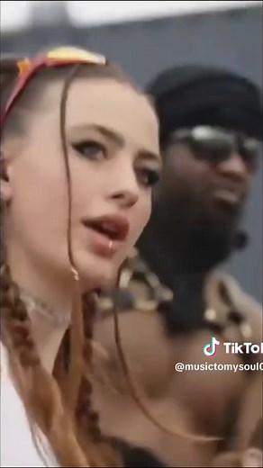 Hard Techno Mix: Timeless Beats for Raves