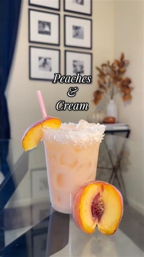 Peaches & Cream Cocktail 🍑🥥 | Easy Peach Vodka Drink