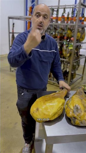 The finger test: how to tell if an Iberian ham is good in seconds