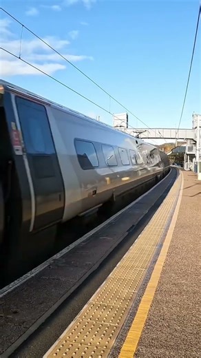 Class 390 tilting past Penrith #train #railvlogger #trainspotting #railwaycontent#avantiwestcoast