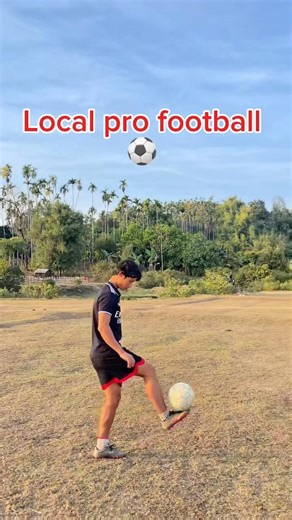 Local pro |😂⚽️||#shorts