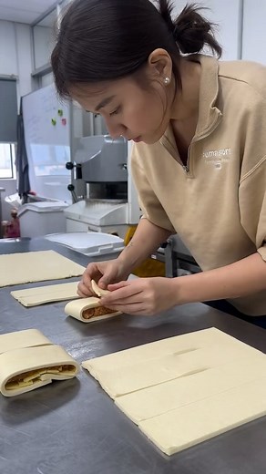 Yingying Teo on Instagram: "Follow me through the process of creating three different pastries in just three hours! Using a butter sheet with perfect workability will give you a time-saving advantage, allowing you to skip the resting time between folds. 😉 #pastry #lamination #corman"