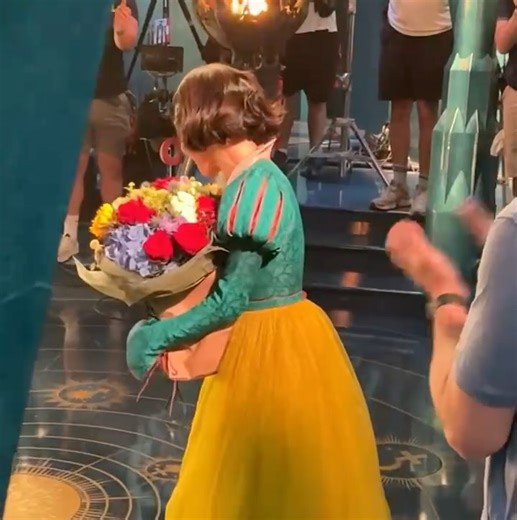 rachel zegler on Instagram: "the time of my life — disney’s snow white is in theaters now ❤️🍎❄️🗡️🪞 (🎟️ in bio!)"