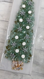 6.5K views · 93 reactions | Create crushed glass Christmas tree canvas art super easy and fun! Grab a kit! #crushedglasstree #resincrafts #crushedglass #shatteredglass #glassartwork #glasstreekit | Amber Strong DIY | Facebook