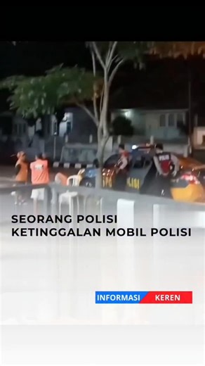 𝐈𝐍𝐅𝐎𝐑𝐌𝐀𝐒𝐈 𝐊𝐄𝐑𝐄𝐍 on Instagram: "Sebuah momen lucu terekam kamera, memperlihatkan seorang anggota polisi yang tertinggal mobil patroli saat sedang bertugas. Dalam video yang beredar, terlihat sang polisi hendak masuk mobil patroli namun mobil yang ditumpanginya sudah melaju lebih dulu. #informasikeren"