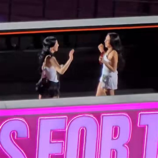 Chaeyoung feeling cold and Mina caressing her arm 🥹🥹💚❤️