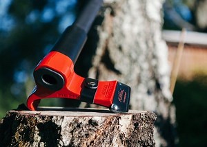 Leveraxe The Redesigned Axe That Is Smarter And Requires Less Effort (video)