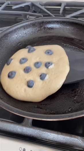 High-Protein Oat and Cottage Cheese Pancakes Recipe