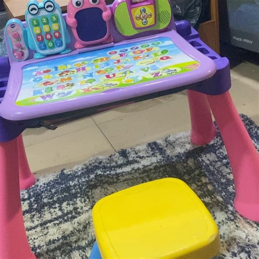 Babyluv_thrift_store08 on Instagram: "VTech Touch and Learn Activity Desk Deluxe—— Interactive Learning: This toddler desk and chair set comes with 5 different activity pages to explore; your little one can engage with these directly on the desk to learn new words & sounds Language Skills: Make learning the ABCs fun and easy with the LED display that illustrates letter and number stroke order, as well as how to draw basic shapes Multiple Ways to Play: The toddler table transforms from a desk int