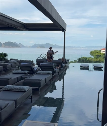 Stephanie Maclayne on Instagram: "É sempre um prazer, Rio. ☀️"