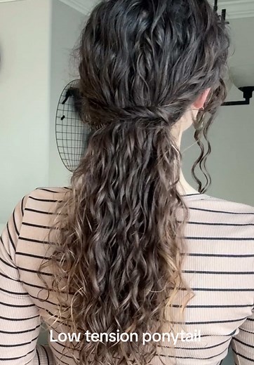 Low Tension Ponytail Tutorial with Claw Clip