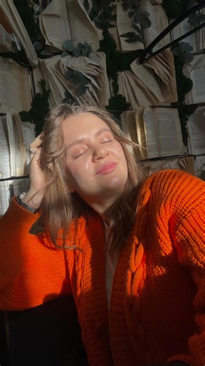 АННУШКА фотограф on Instagram: "Видео несет только юмористический характер, все персонажи вымышлены Приворотами не занимаюсь и замуж пока не иду"