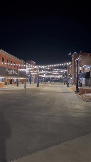 Christmas night 2025, looking around and just got a glimpse of why the west end looked shorter than the other blocks, the road still has the turn lane, it branches back into a 2 lane road going west on that end for the turn onto South Main Street. | Brandon Mull