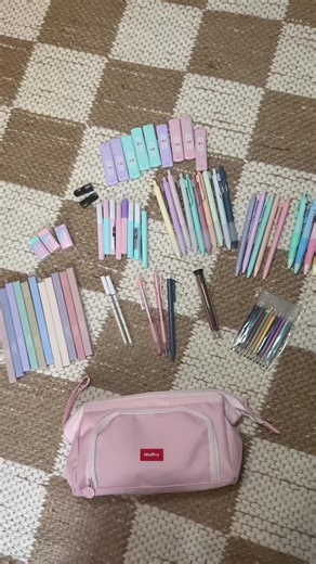 This aesthetic school supplies set has EVERYTHING: pastel pens, mechanical pencils, highlighters, fineliners, erasers AND a cute pink pencil pouch 😍 Perfect for students, teachers, journaling lovers, planners, note-takers & stationery addicts 💕 ✔️ Smooth ink ✔️ Pastel aesthetic colors ✔️ Organized & portable ✔️ Amazing gift idea Grab this 78-piece stationery set while it’s on sale — you’ll use it every single day #schoolsupplies #officesupplies #stationary #journaling #glowup