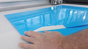 Did you know, that Saphira Coating Plates 400 and 410 are modern coating plates for printing, designed for the efficient and accurate transfer of water based as well as UV coatings? For more information about Saphira consumables please visit https://shop.heidelberg.com Wussten Sie, dass Saphira Coating Platen 400 und 410 moderne Lackplatten zum Drucken sind und dem Übertragen von wasserbasierenden- und auch UV-Lacken dienen? Für weitere Informationen über Saphira Consumables besuchen Sie https:/