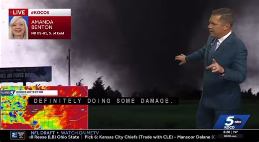🚨 BREAKING: Vance Air Force Base in Enid, OK has taken a DIRECT HIT from a vioIent tornado, per KOCOReports of buildings being flattened and cars flying through the airPray for our service members on base 🙏🏻