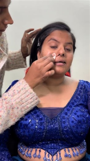 Divyakalal | Makeup Artist & Hairstylist | on Instagram: "Step by step makupe done by @divya_kalal125 on bride @yammupanchal 🥹🫶 Book your appointment #bridalmakupe#makupetutorial#sangeetlook#instareels"