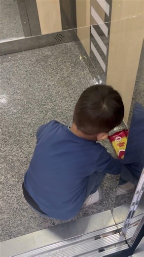 Benim oğlan taşırrr #ytdayibenionecikarnolur #cutebaby