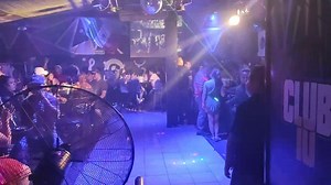 DOMINGO DE AMBIENTE GARANTIZADO LA NUEVA FORMA DE VIVIR LA NOCHE CLUB 10 & CHUCHODJ MIX ITS DANCE TIME! Quieres simplemente tomar o quieres ir a CLUB 10? HOY NO COVER | CLUB 10 video bar