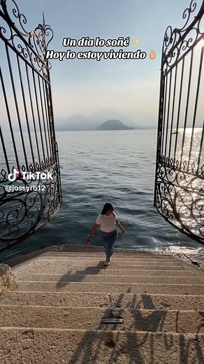 En las famosas puertas al cielo 🇮🇹 en Lago Di Como #puertasalcielo #italia #lagodicomo #eurotrip