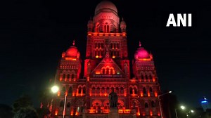 5K views · 340 reactions | #WATCH | Maharashtra: The Brihanmumbai Municipal Corporation (BMC) building in Mumbai shuts its light to observe #EarthHour2022 The world is observing Earth Hour by switching off lights in support of nature & the planet today, 26 March 2022, between 8:30pm-9:30pm. | Asian News International (ANI) | Facebook