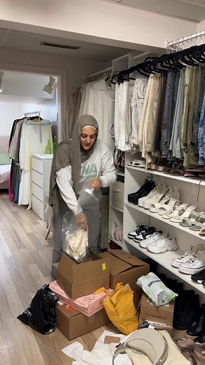 21K views · 299 reactions | unboxing PR + gifts with meee!!! dreamt of filming one of these 梁﫶 #pr #unboxing #haul | Amy K | Facebook