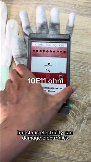 Do ESD Gloves Really Work? ⚠️ #ESD gloves#PCB assembly#static damage#electronics#anti static gloves