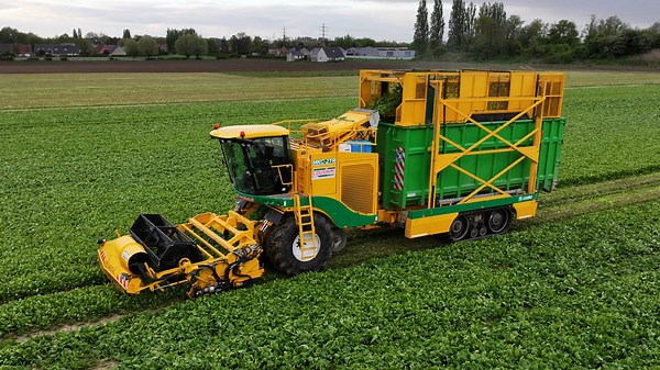 300 Smart Farm Machines That Are Changing the Future of Farming