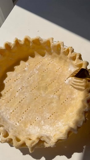 Kelley Simmons | Chef Savvy on Instagram: "The best easy pie crust recipe Homemade crust has a secret twist that makes it perfectly buttery and flaky! 🥧✨ Traditional ingredients plus sour cream for tenderness and an egg for richness. Way better than store-bought and perfect for everything from apple pie to chicken pot pie! Once you make this, you’ll never go back to those cardboard crusts from the freezer aisle. The difference is incredible and honestly not that hard to make! Comment PIE CRUST 