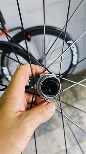 Prineton ก็ดี ลูกพี่ก็หลอน Roval clx sprint ก็หล่อ #ว้าวุ่นเลยที่นี้ #ลูกพี่ว่าดีผมก็ว่าดี ใส่ princeton จบๆไป😍😍 | Punya Jattana