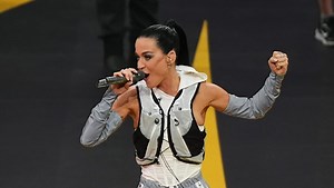 Katy Perry s’envolera dans l’espace ce lundi : comment suivre en direct et ne rien rater du décollage de la fusée de Blue Origin ?