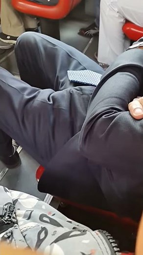 Bulto parado transmilenio