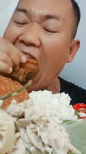 39K views · 444 reactions | Crispy jowl #crispyporkjowl #viralreelsfacebook | JUN EATS | Facebook