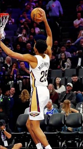 Trey Murphy III 🤯 behind the back SLAM #pelicans #kings
