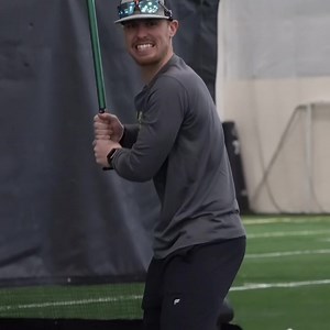 D1 Pitching Coach tries out the MaxBP 👀 How does he do? 📈 #maxbp #handeyecoordination #reactiontraining #baseballreels #baseball | MaxBP