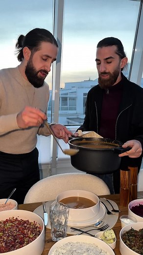 Grillabend mit Freunden in Berlin: Fastenbrechen und Spaß